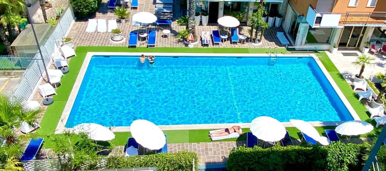 Hotel La Perla Riva del Garda Exterior foto